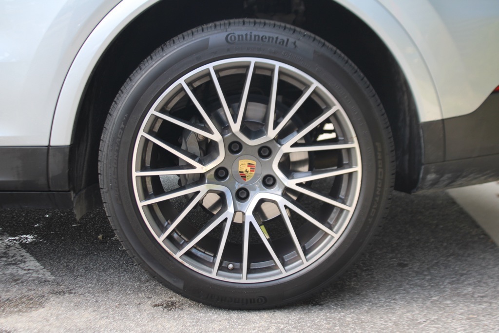 2021 Porsche Cayenne S photo 13