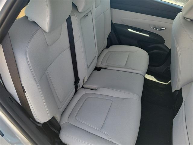 2025 Hyundai Tucson SE photo 19