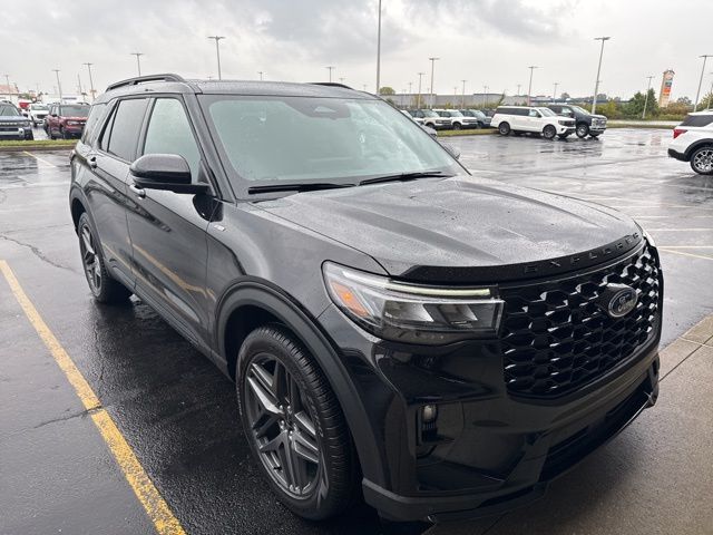 2025 Ford Explorer ST-Line photo 21