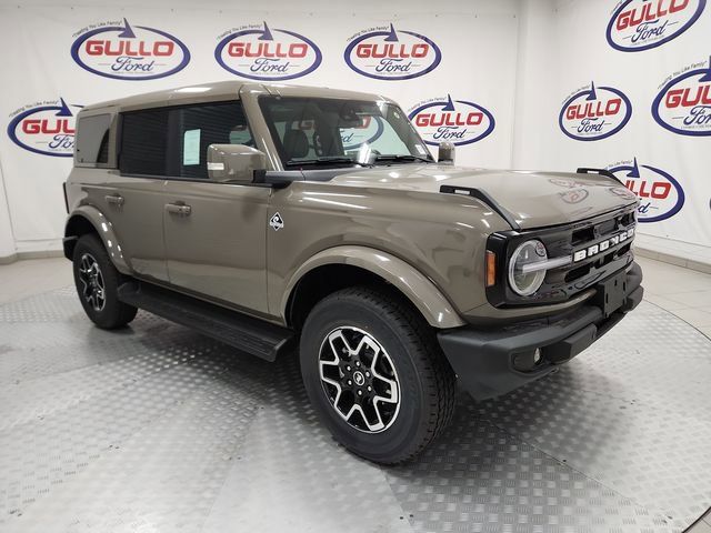 2025 Ford Bronco 4-Door Outer Banks's photo