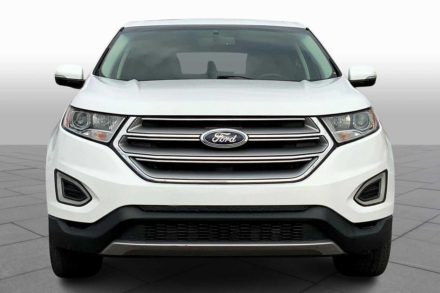 2017 Ford Edge SEL photo 3