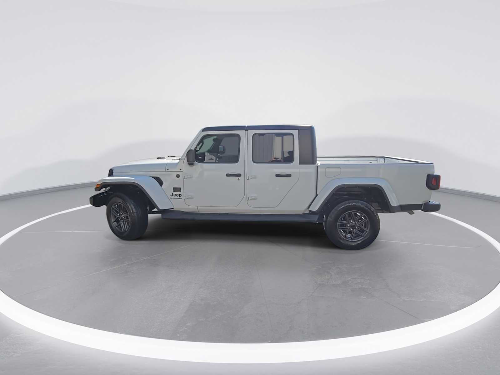 2022 Jeep Gladiator Altitude photo 5