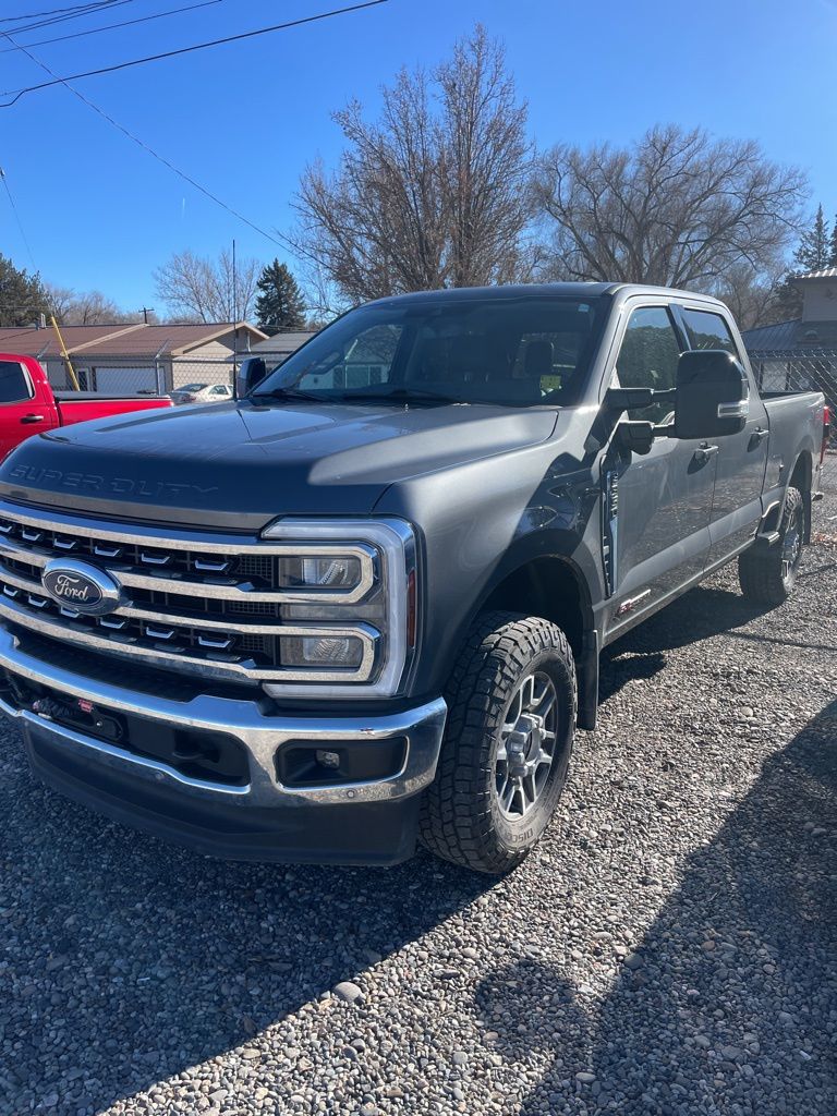 2024 Ford F-350 Super Duty Lariat's photo