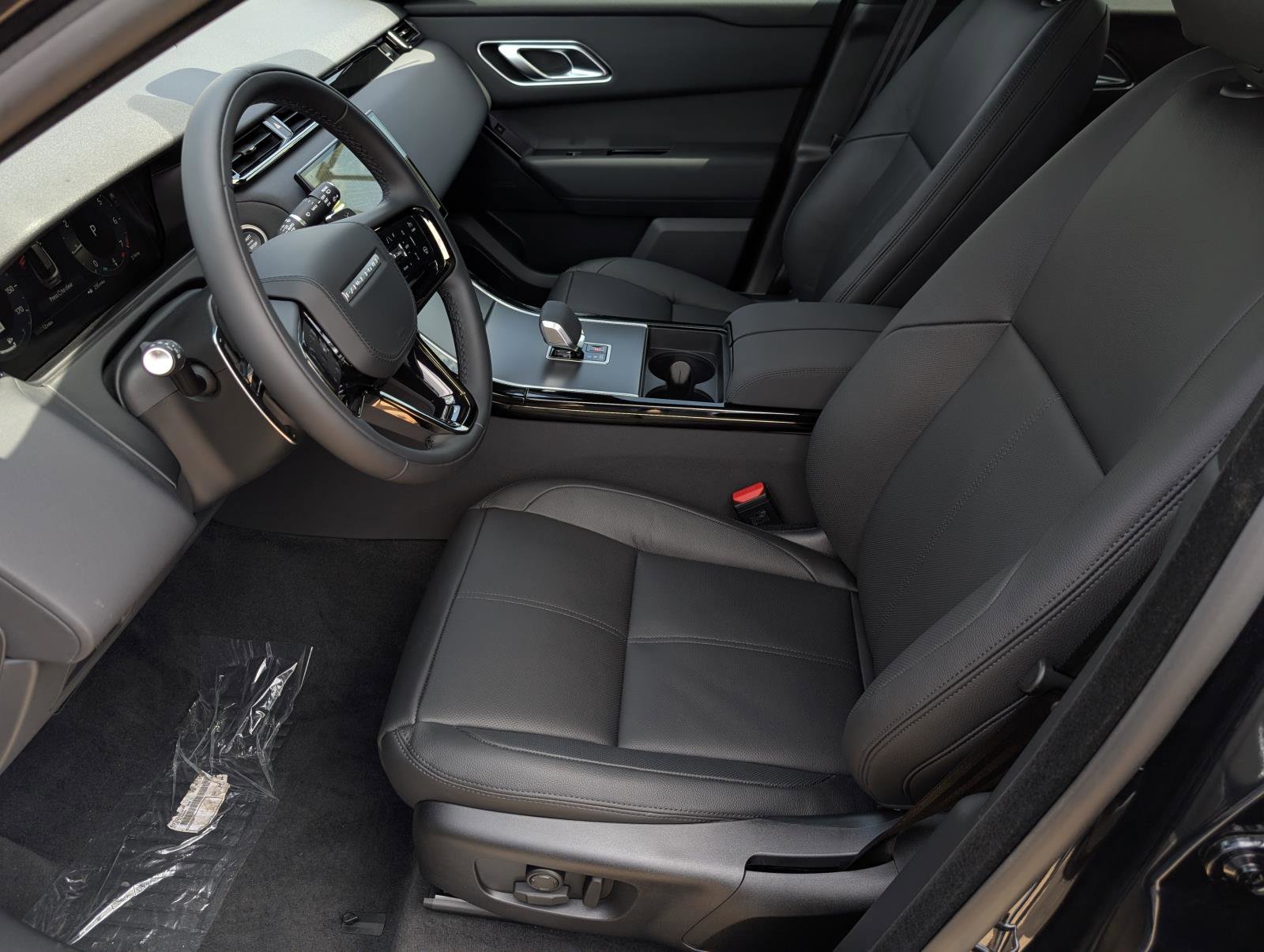 2026 Land Rover Range Rover Velar S photo 22