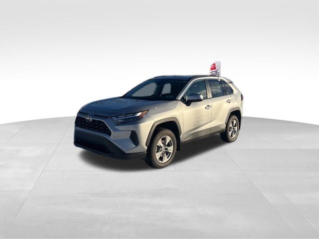2023 Toyota RAV4 XLE's photo