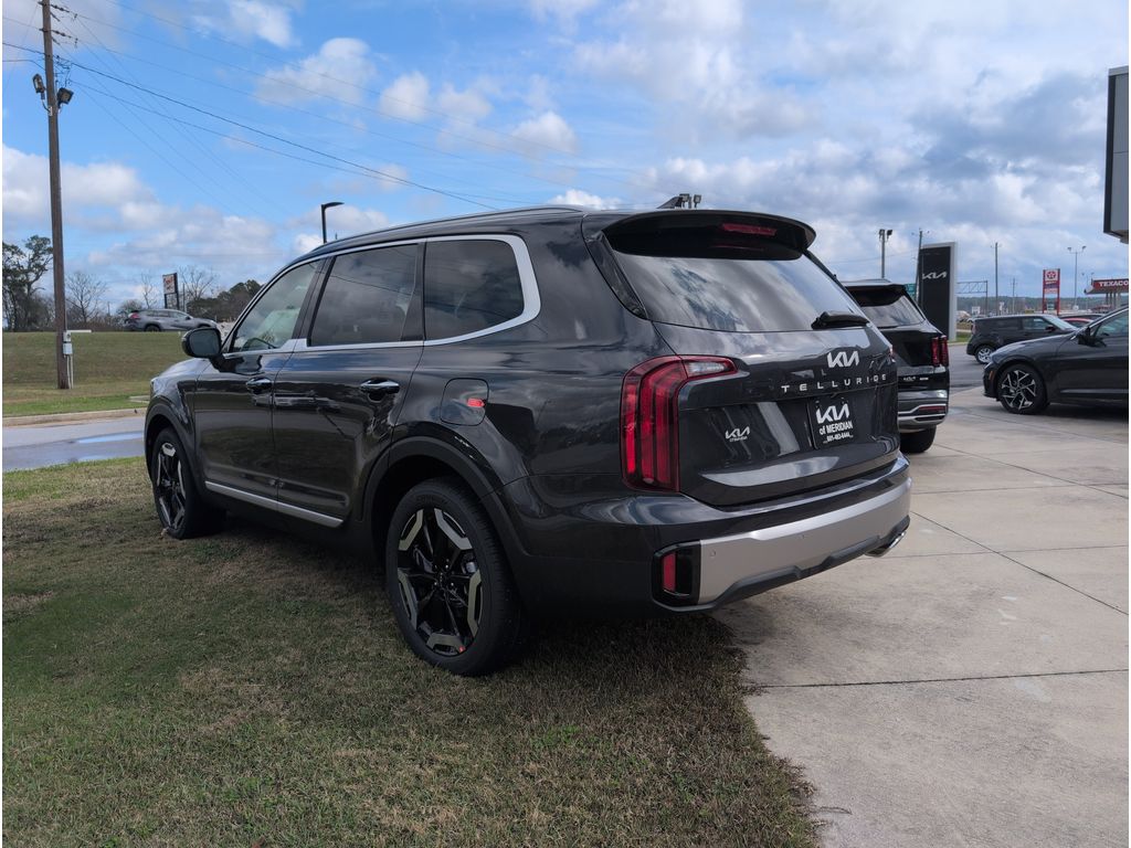 2025 Kia Telluride S photo 3
