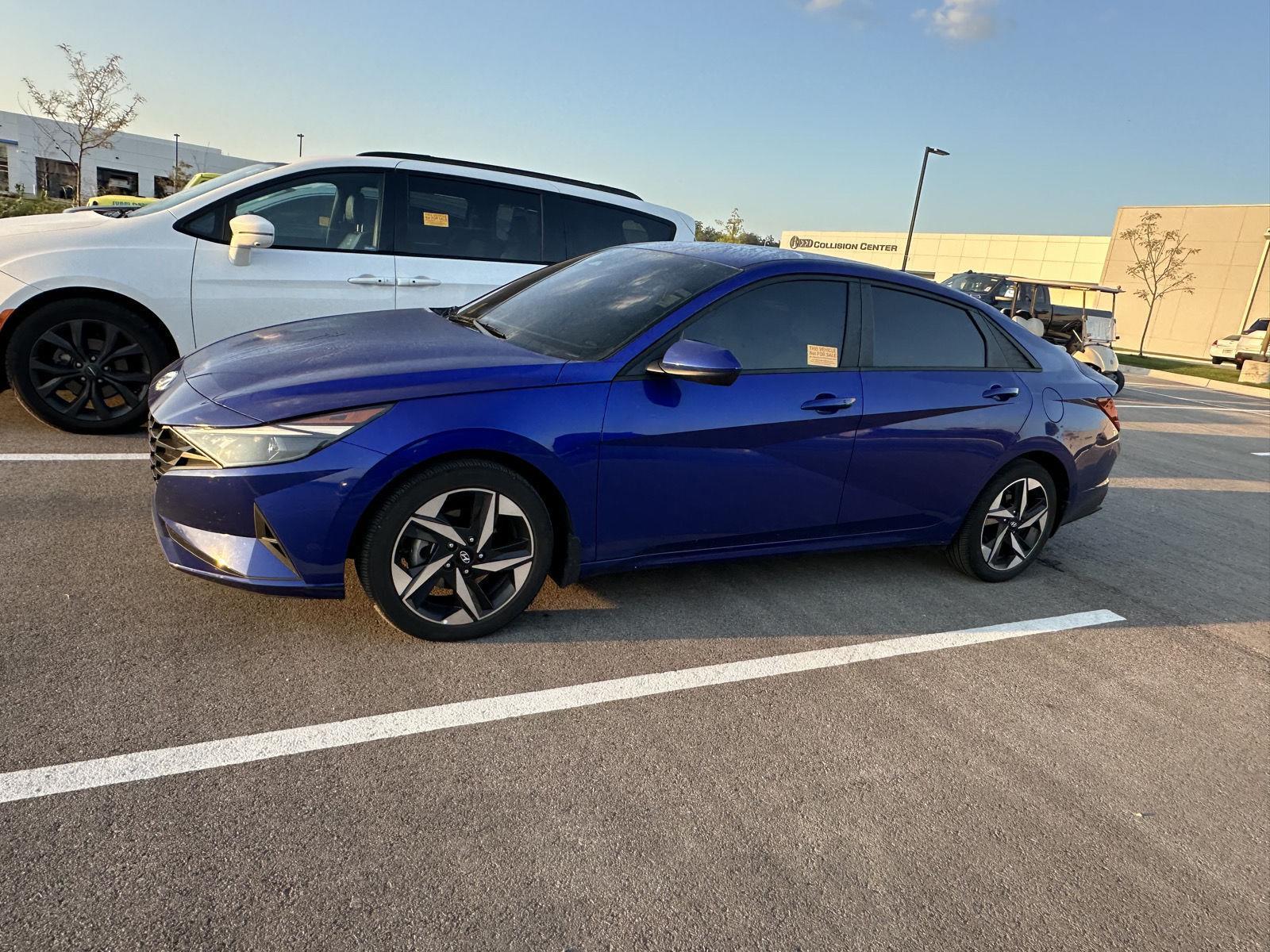 2023 Hyundai Elantra SEL photo 2