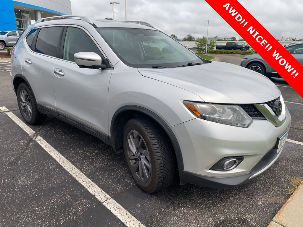 2016 Nissan Rogue SL photo 2