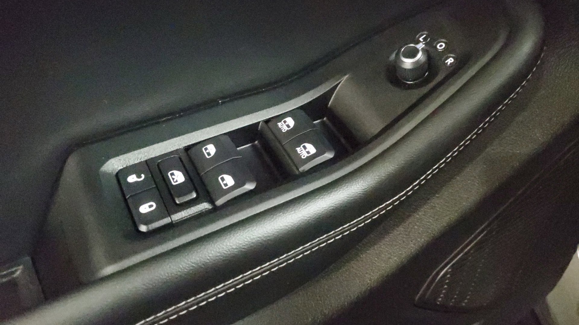 2025 Jeep Grand Cherokee Laredo X photo 21