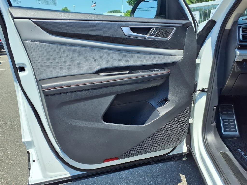 2024 Volkswagen Atlas Peak Edition SE Technology photo 2