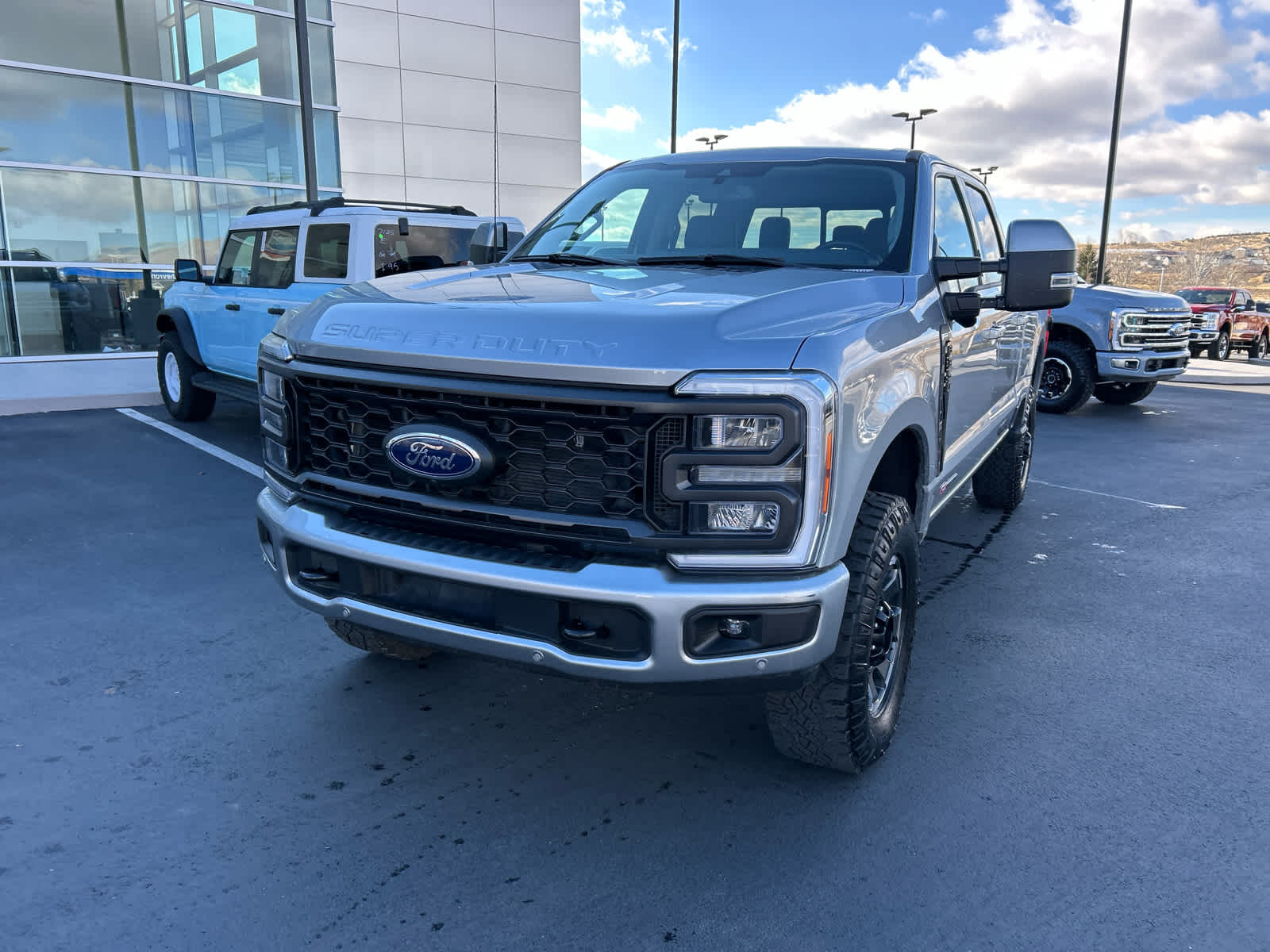2023 Ford F-350 Lariat photo 2
