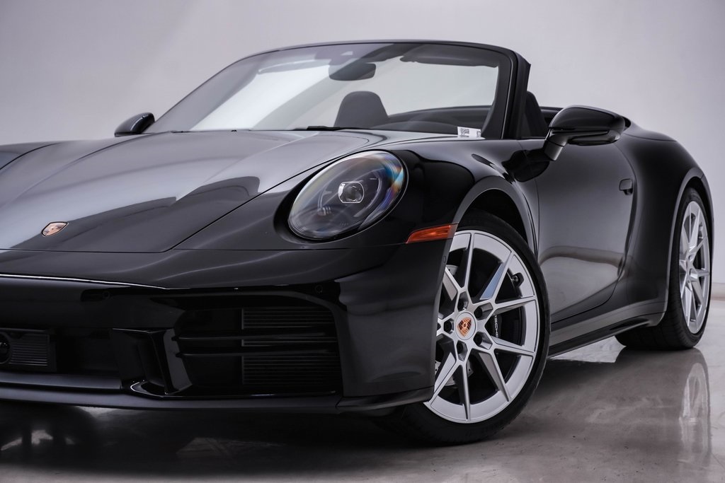 2025 Porsche 911 photo 2