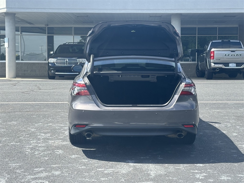 2023 Toyota Camry XLE V6 photo 10