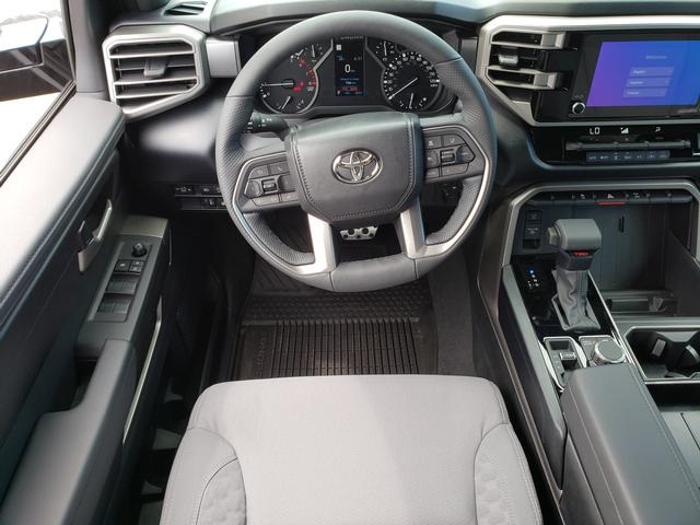 2025 Toyota Tundra SR5 CrewMax photo 16