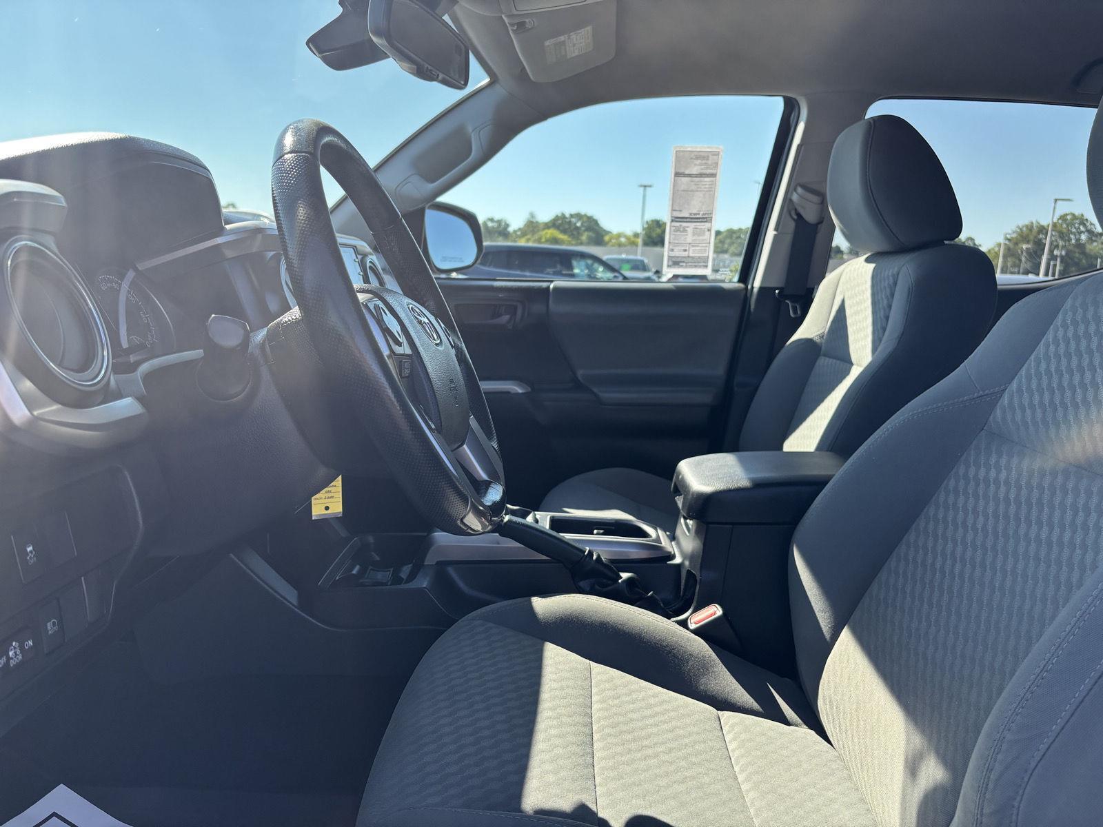 2022 Toyota Tacoma SR5 V6 photo 14