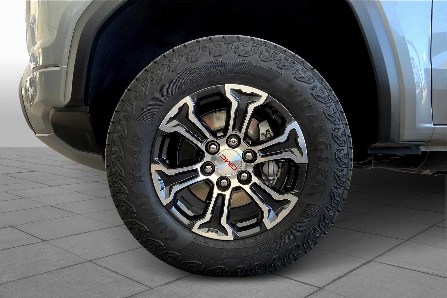 2025 Gmc Canyon AT4 photo 10
