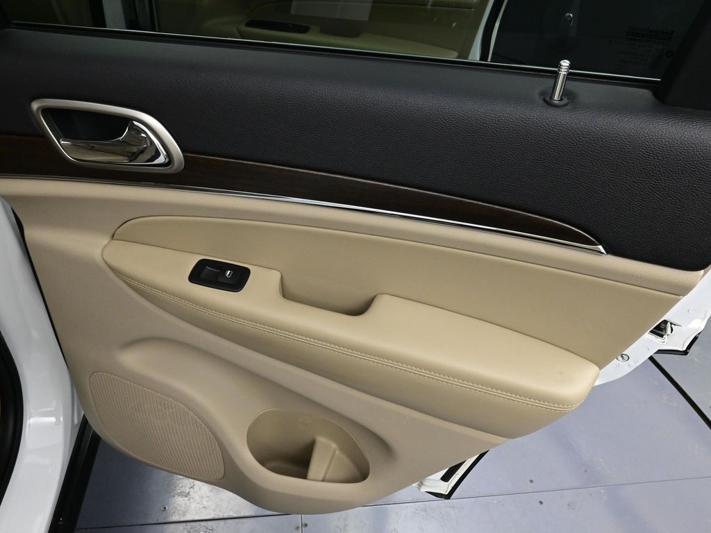 2015 Jeep Grand Cherokee Limited photo 26