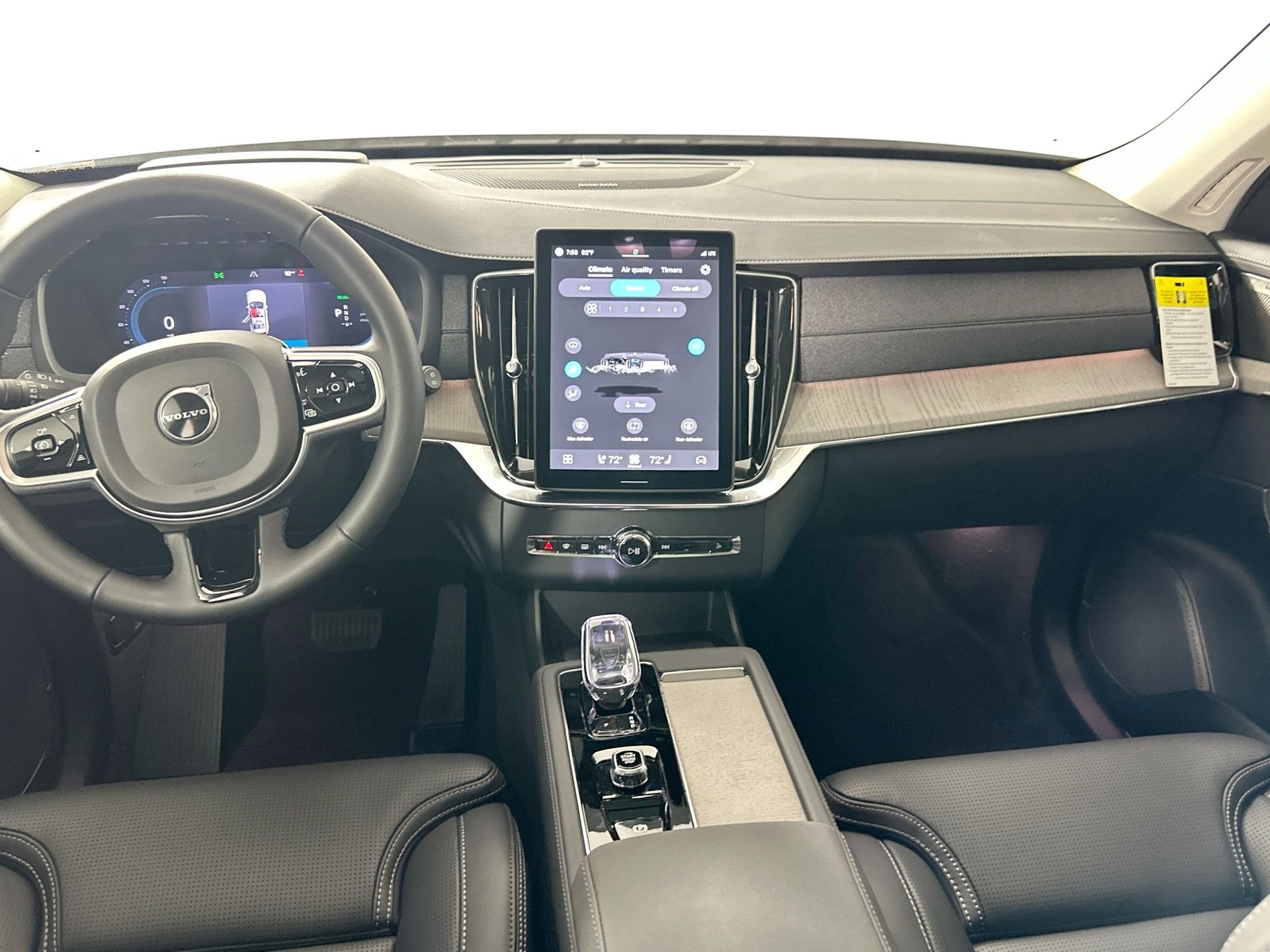 2025 Volvo XC90 T8 photo 19
