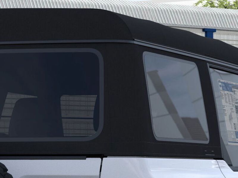 2025 Ford Bronco Base photo 25