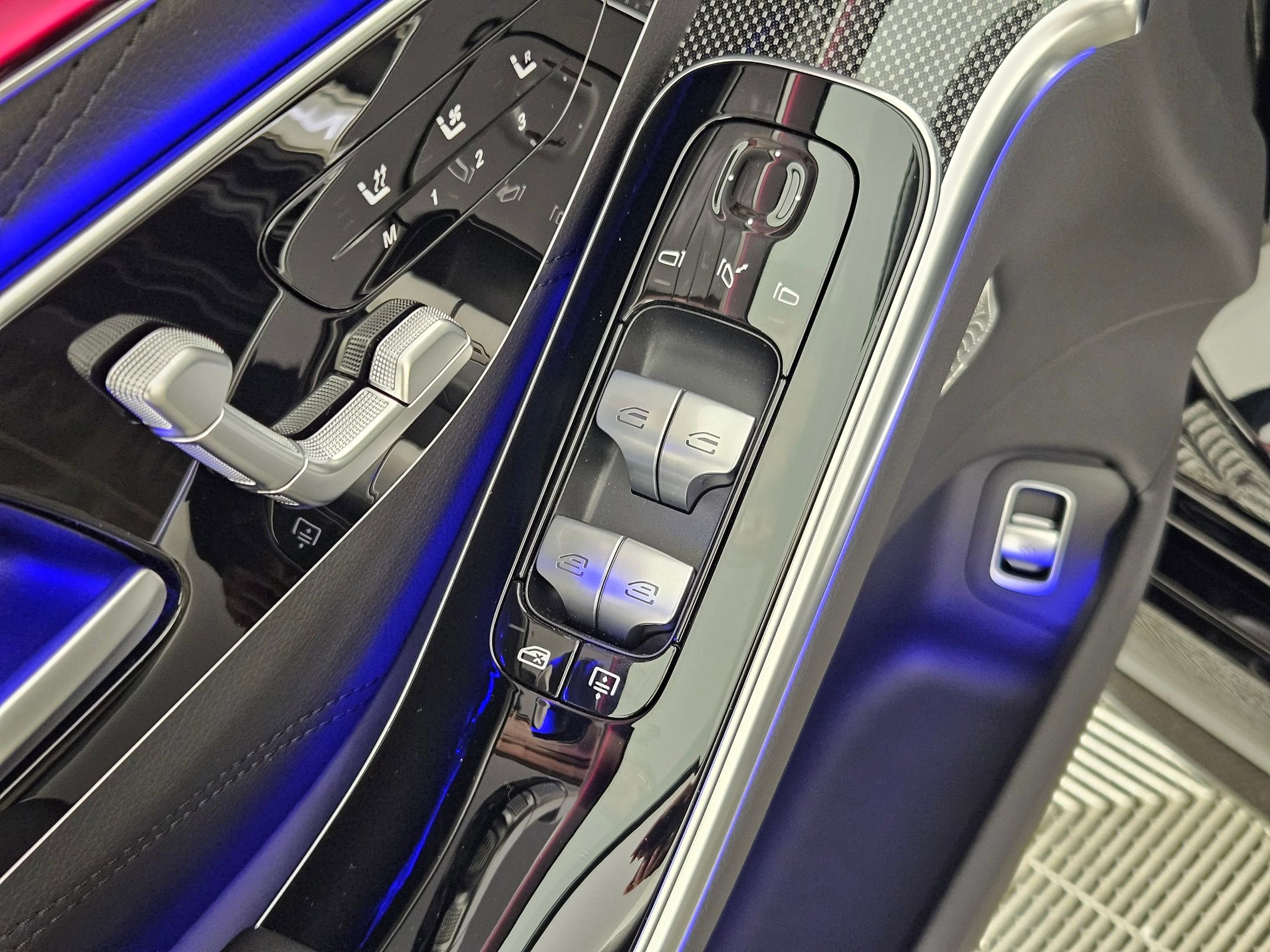 2025 Mercedes Benz S AMG 63 e 4MATIC photo 16