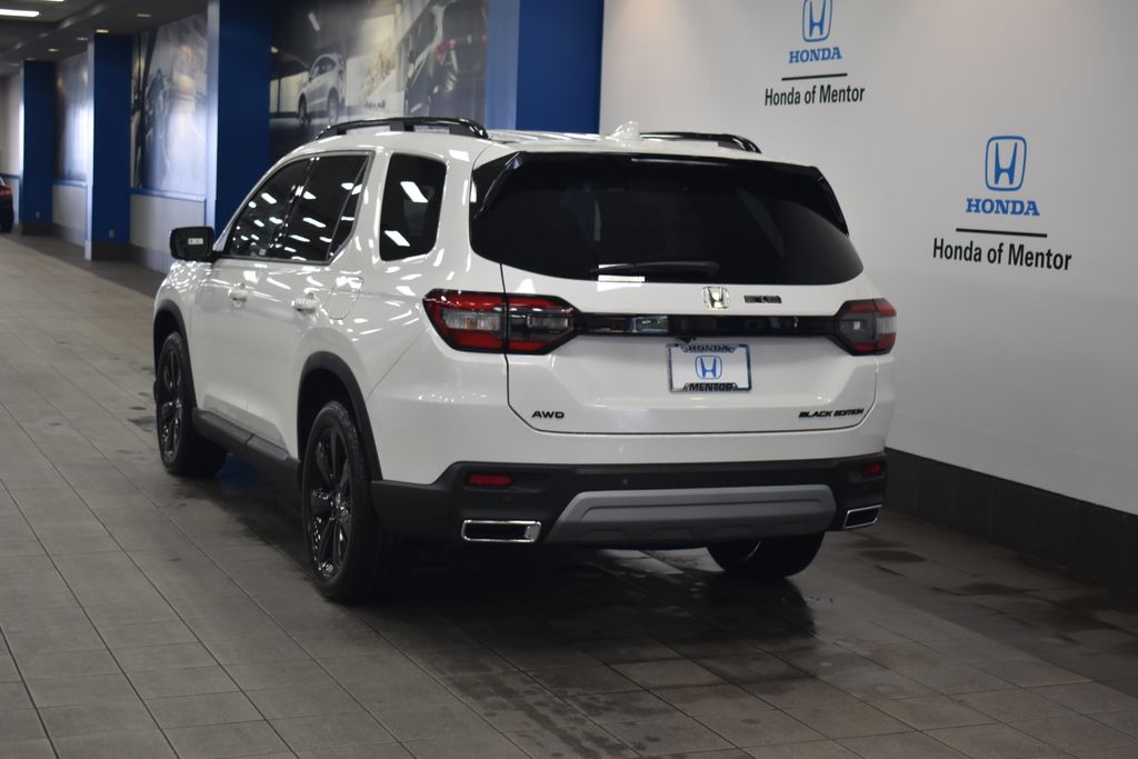 2025 Honda Pilot Black Edition photo 4