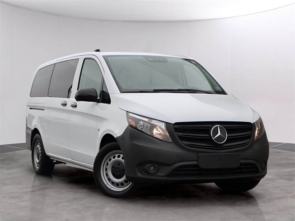 2023 Mercedes-Benz Metris Passenger Van Base's photo