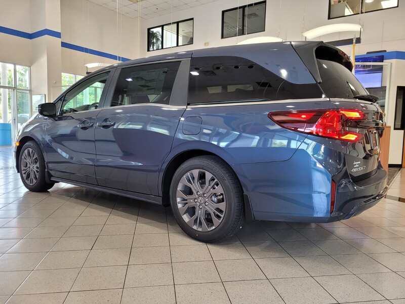 2026 Honda Odyssey Touring photo 6