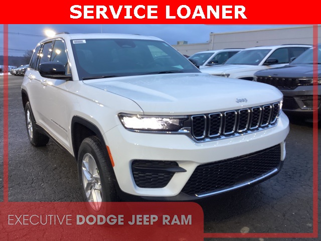 2025 Jeep Grand Cherokee Laredo X photo 3
