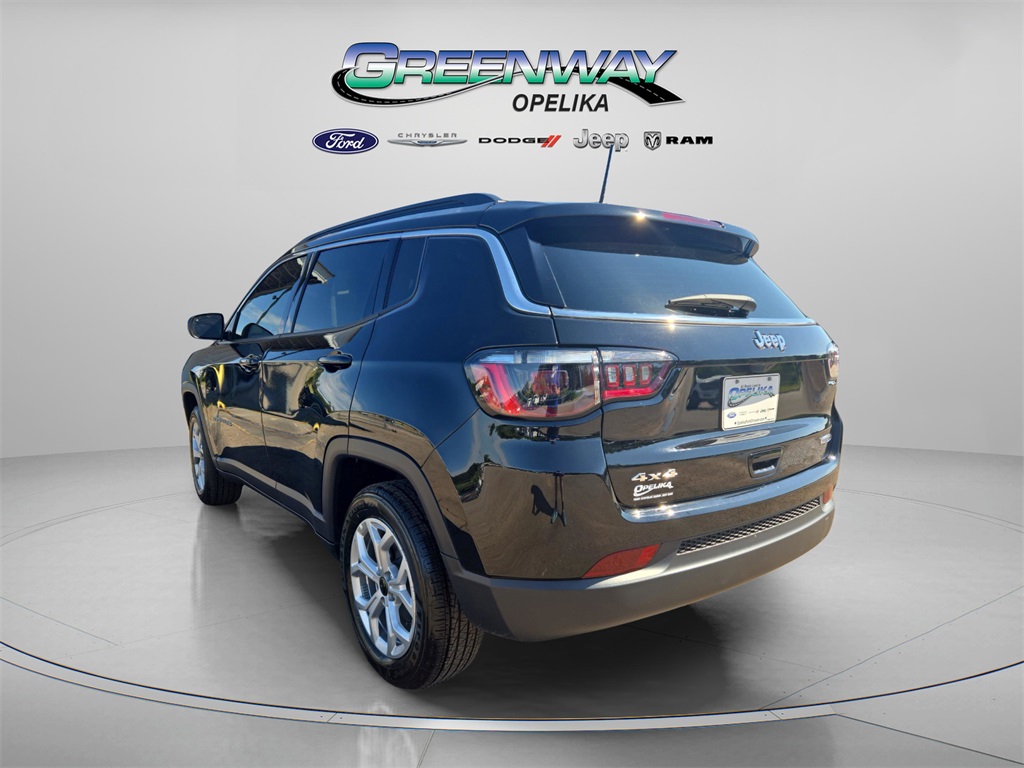 2025 Jeep Compass Latitude photo 3