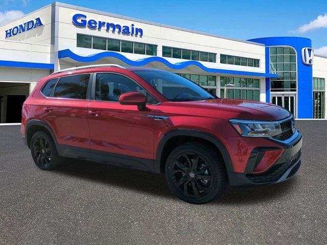 2022 Volkswagen Taos SE photo 2