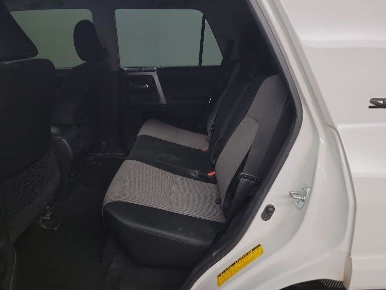 2019 Toyota 4Runner SR5 photo 28