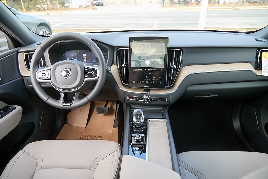 2026 VOLVO XC60 - Image 24