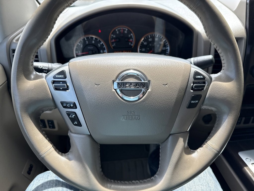 2014 Nissan Titan SL photo 14