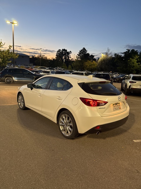2016 Mazda Mazda3 s Grand Touring photo 3