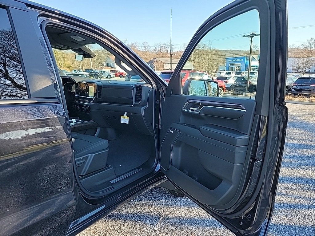 New 2024 Chevrolet Silverado 1500 RST Crew Cab in Millbrook 24M081