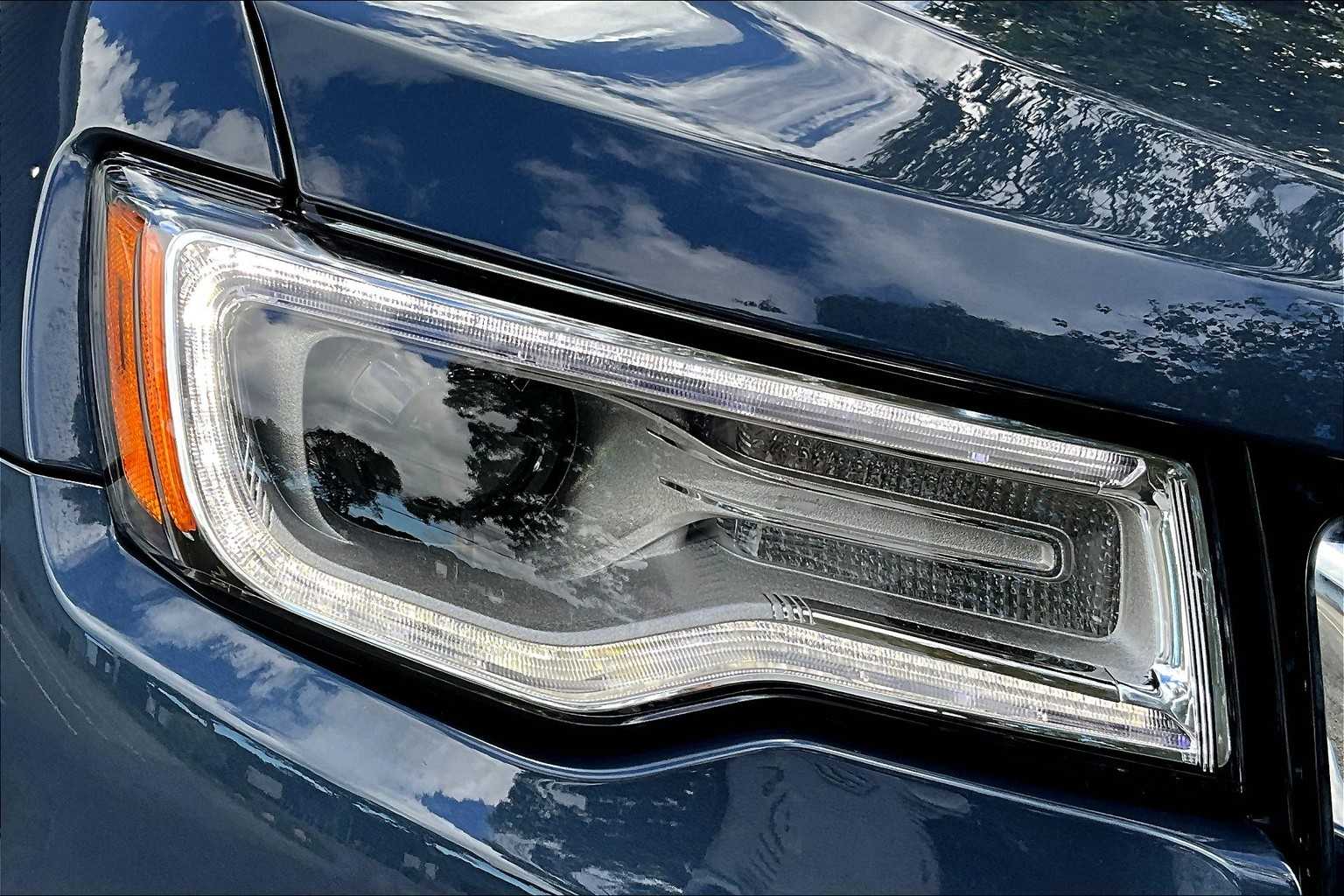 2021 Jeep Grand Cherokee Overland photo 24