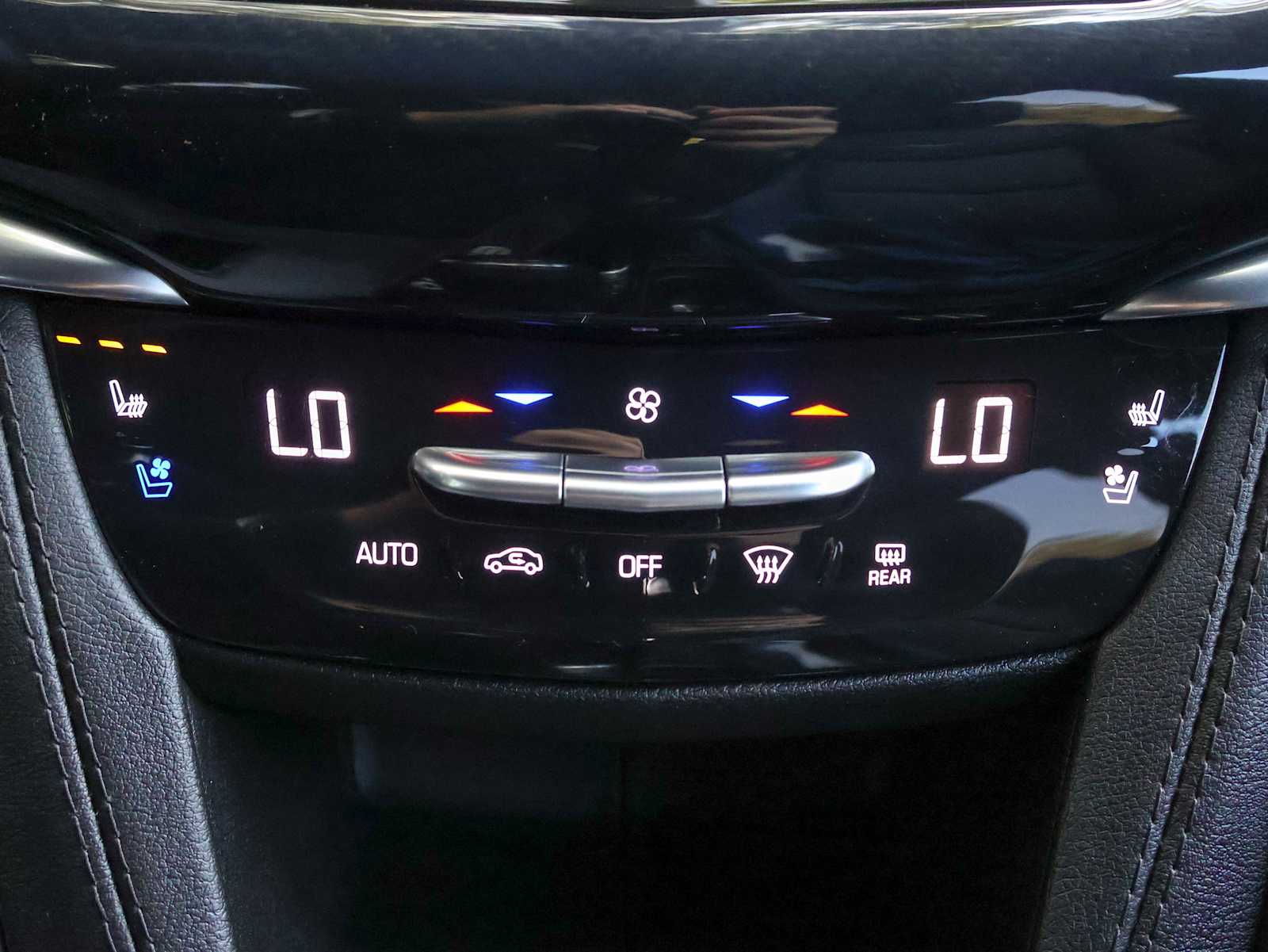2024 Cadillac XT6 Sport photo 11
