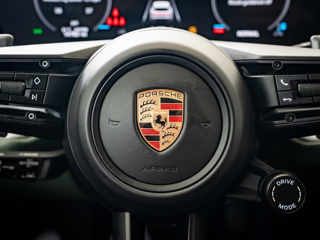 2024 Porsche Cayenne photo 25