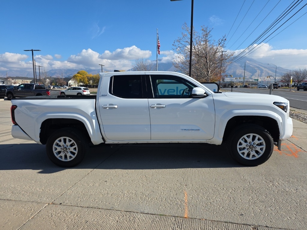 2025 Toyota Tacoma SR5 photo 2