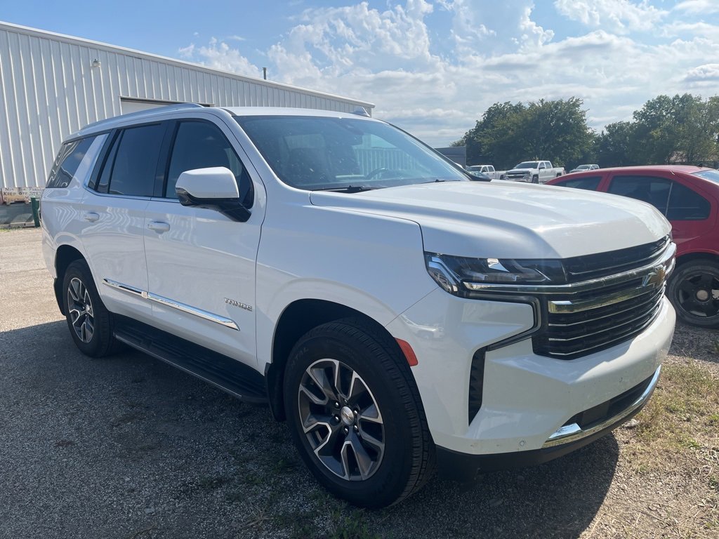Used 2022 Chevrolet Tahoe LT with VIN 1GNSKNKD1NR330076 for sale in Kansas City
