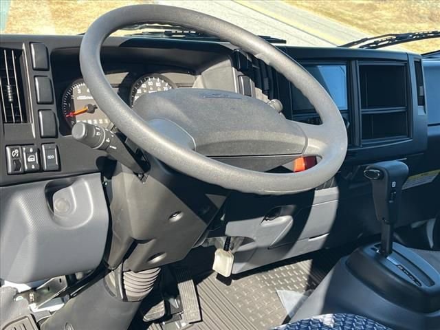 2024 Chevrolet Silverado photo 6