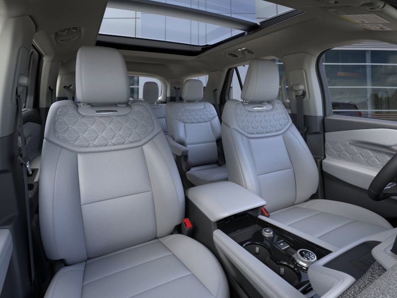 2025 Ford Explorer Platinum photo 9