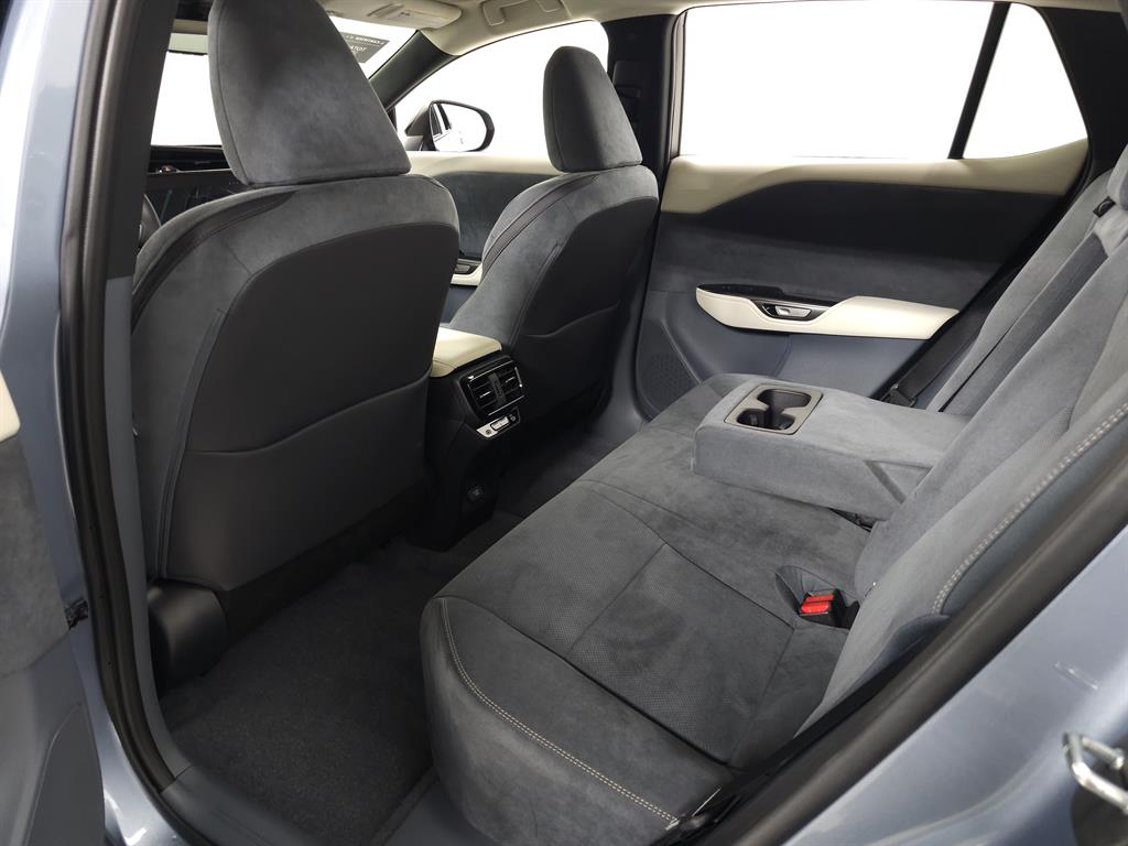 2024 Lexus RZ 300e photo 36