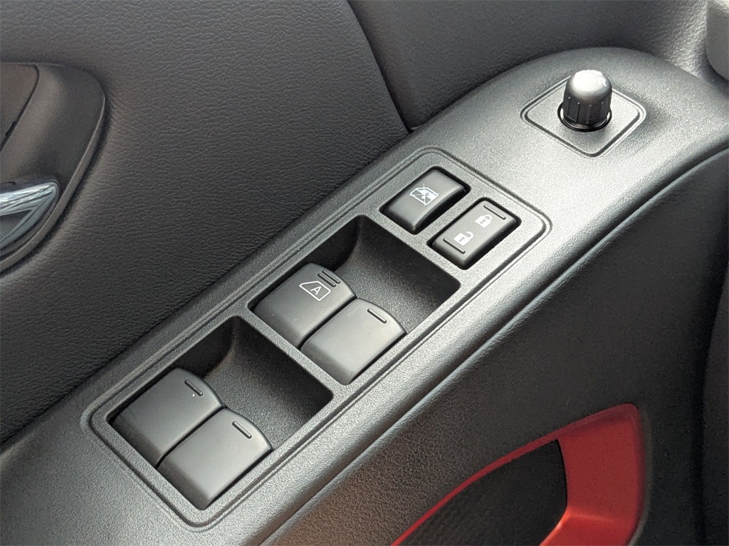 2025 Nissan Frontier PRO-X photo 25