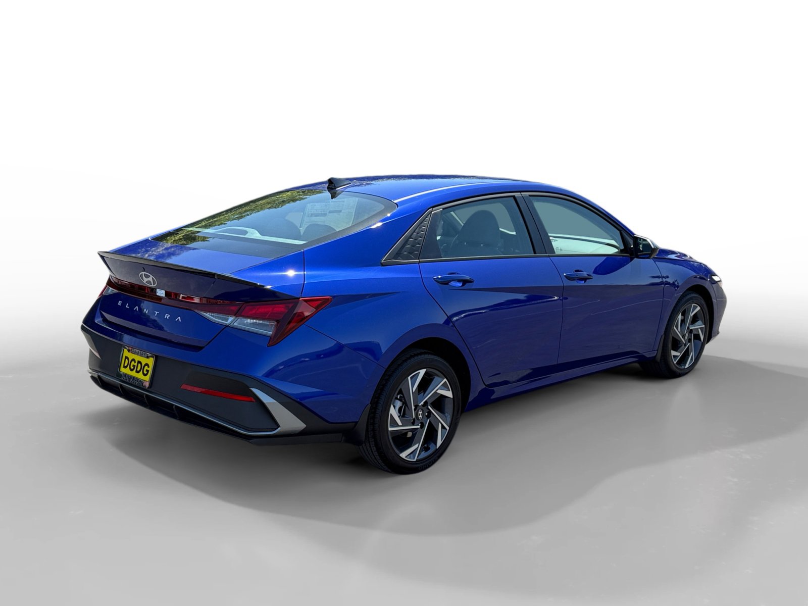 2025 Hyundai Elantra SEL Sport photo 5