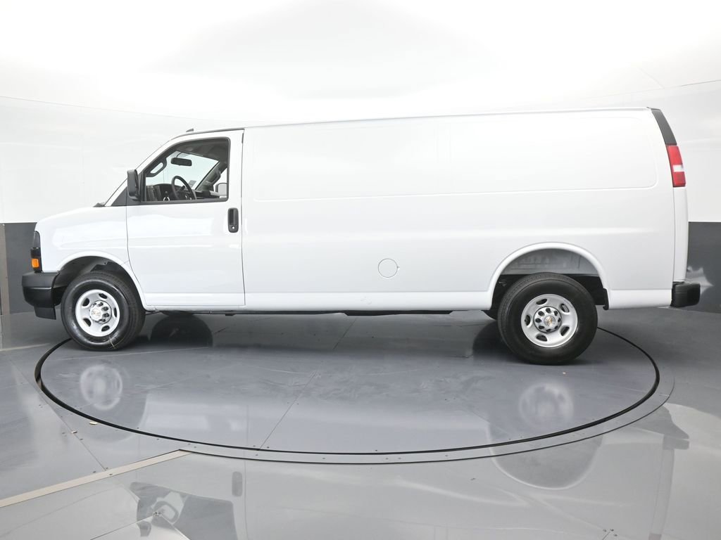 2025 Chevrolet Express Cargo Van photo 3