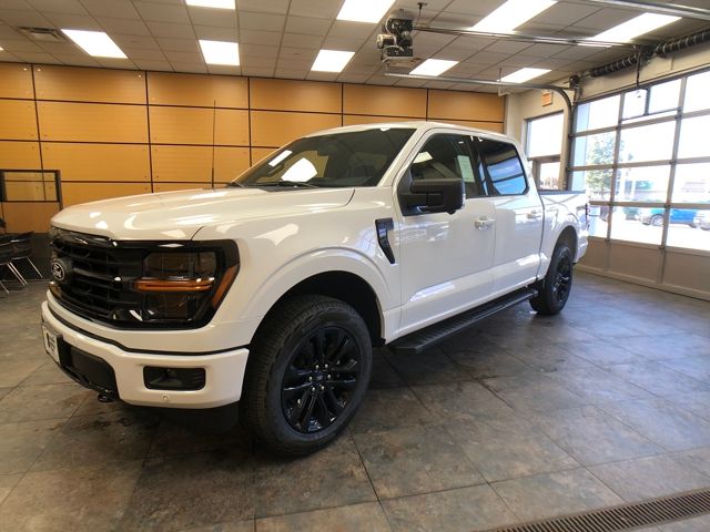2025 Ford F-150 XLT photo 2