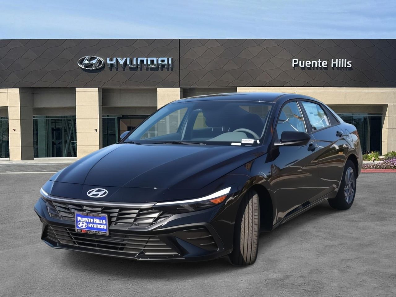 2025 Hyundai Elantra SEL Sport photo 3