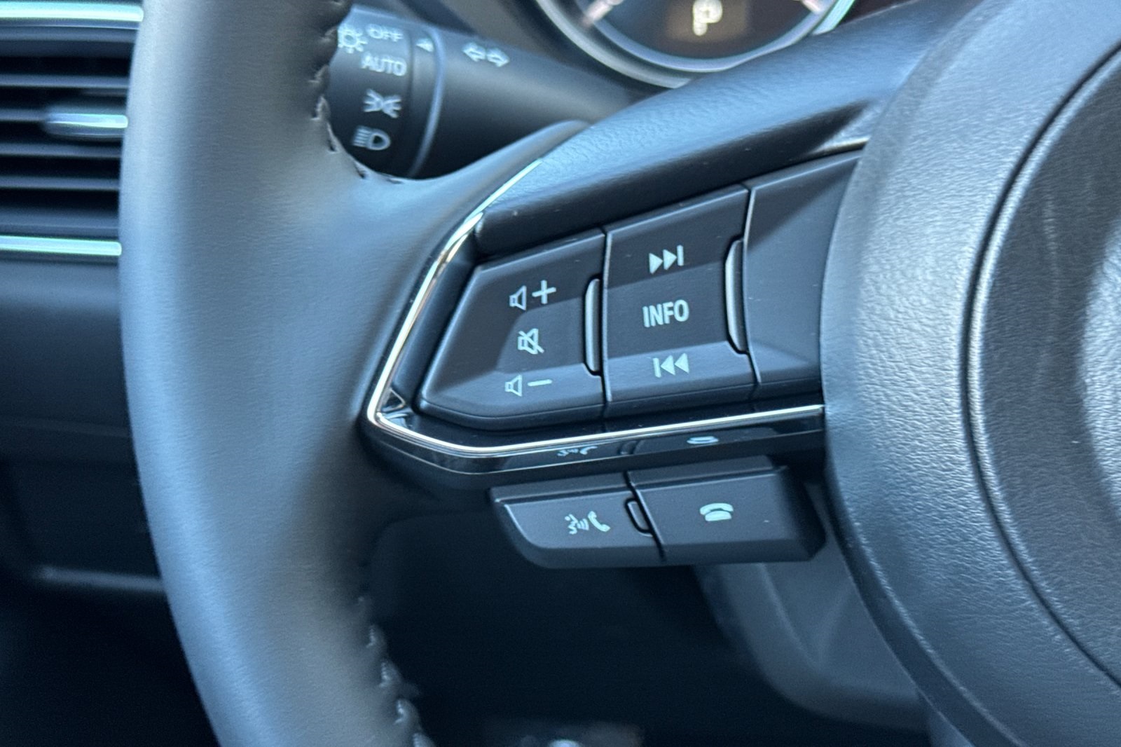 2025 Mazda CX-5 2.5 Select photo 25