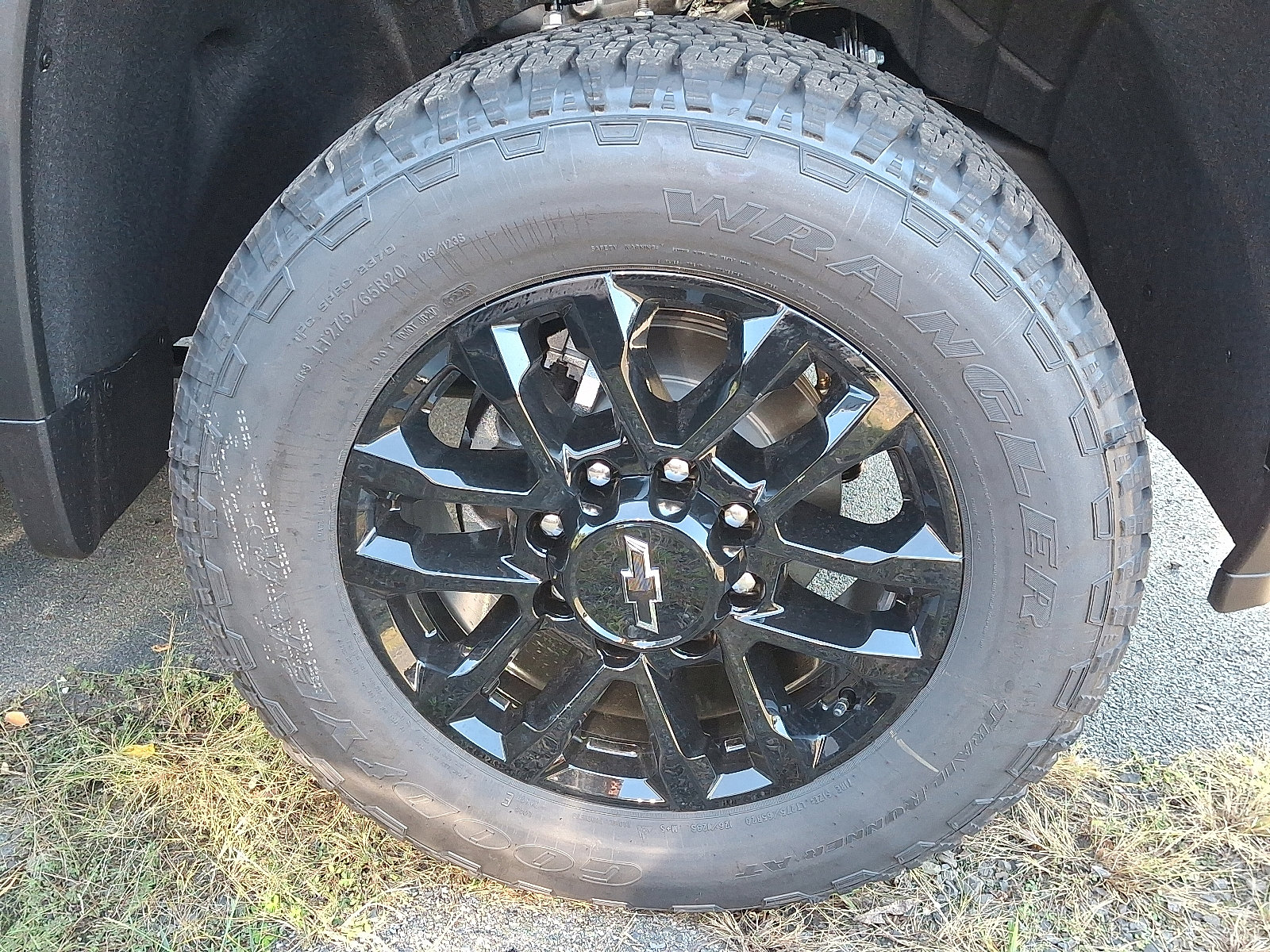 2026 Chevrolet Silverado 2500HD Custom photo 3